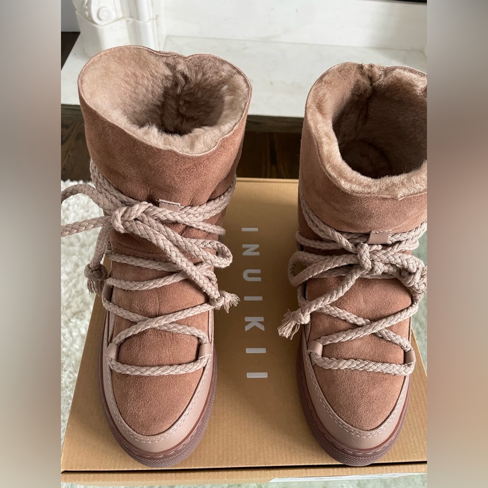 NWT Inuikii classic wedge sneaker boot.